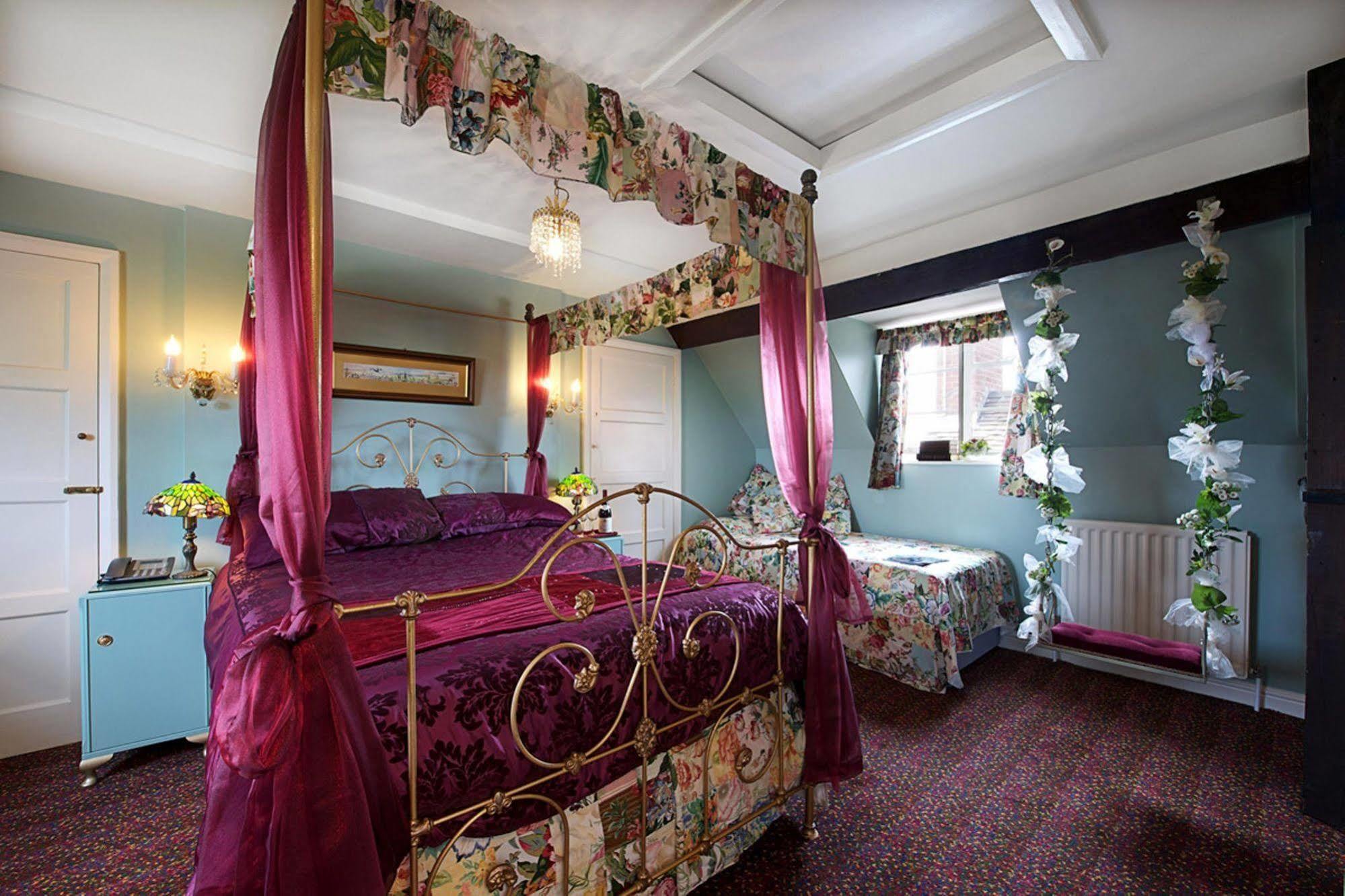 ฮันเดรด เฮ้าท์ โฮเต็ล Hotel ไอรอนบริดจ์ ภายนอก รูปภาพ